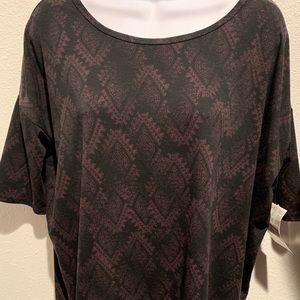 🎈NWOT LULAROE IRMA XS SUPER SOFT!!